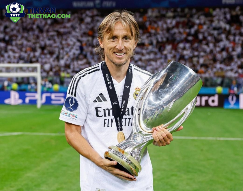 Luka Modric hiện là cầu thủ giành nhiều danh hiệu nhất lịch sử Real Madrid.