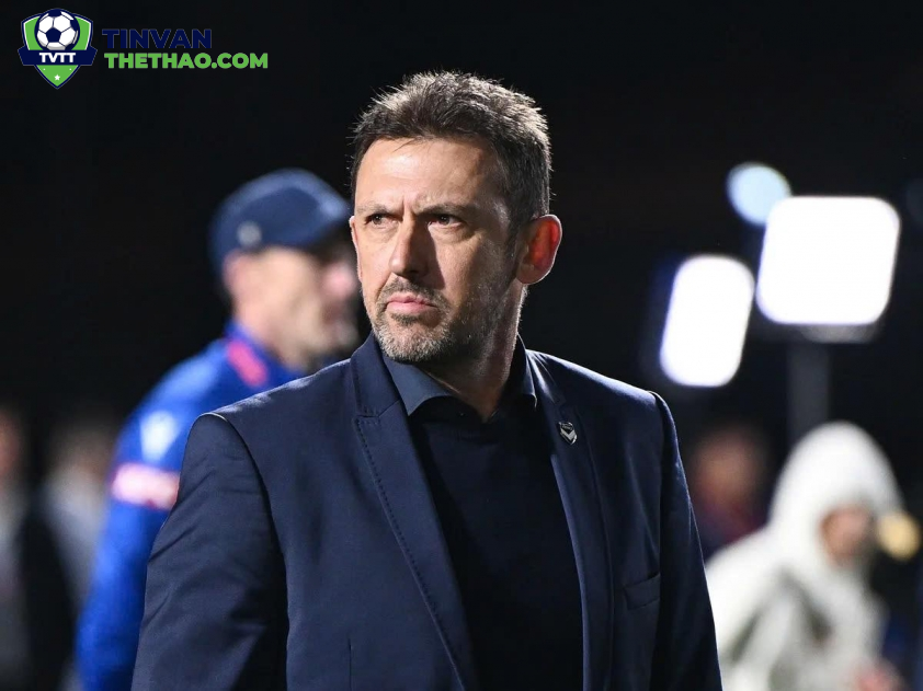 HLV Tony Popovic tiết lộ Harry Souttar đã rất thất vọng khi dính chấn thương nặng (Ảnh: AAP)