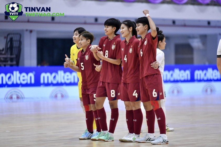 ĐT futsal nữ Thái Lan thị uy sức mạnh, đè bẹp đối thủ Iraq (Ảnh: FAT)