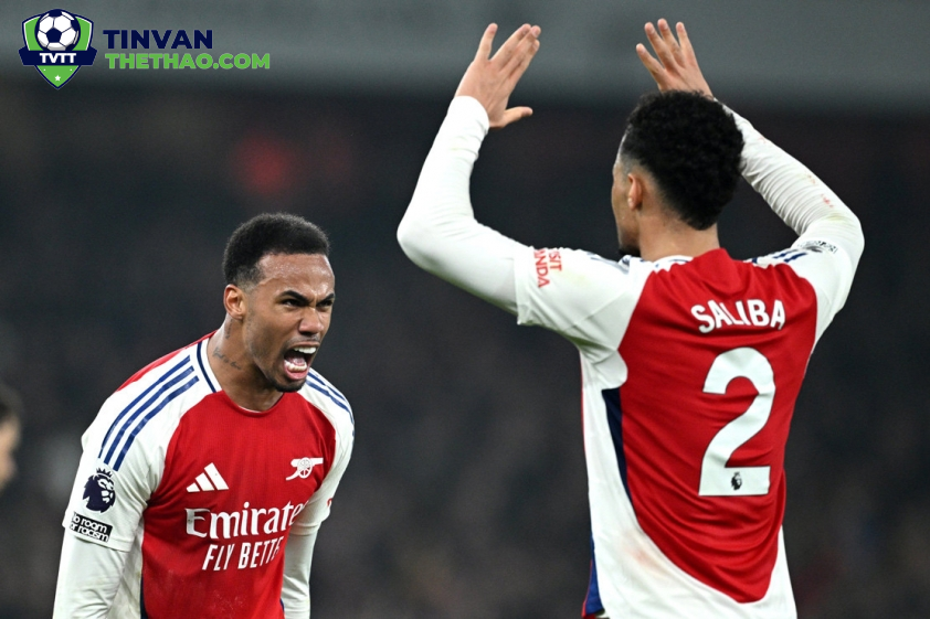 Thắng Tottenham là bước ngoặt cho Arsenal?