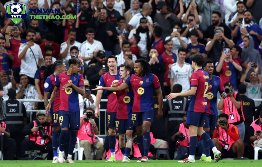 Barcelona giành chiến thắng trước Real Madrid