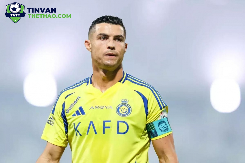 “Câu Chuyện Không Ngờ: CLB Châu Âu Đầu Tiên Từ Chối Siêu Sao Cristiano Ronaldo”