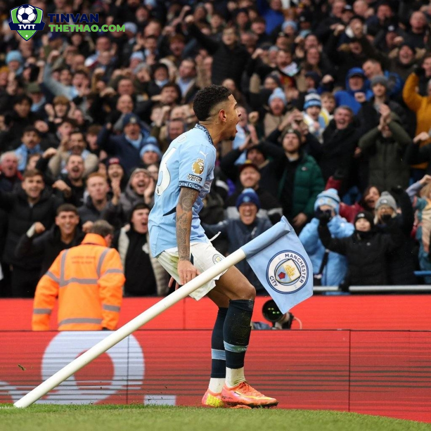 Savinho, Tân Binh Giá Hời, Tỏa Sáng Rực Rỡ Trong Đội Hình Man City