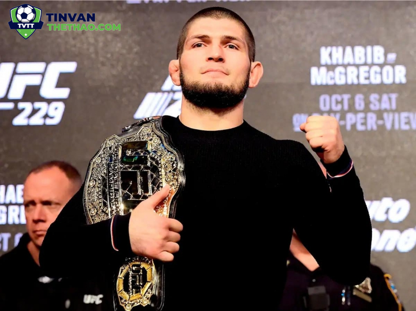 Khabib Nurmagomedov Gọi Tên Conor McGregor trong Bình Luận Gây Sốc